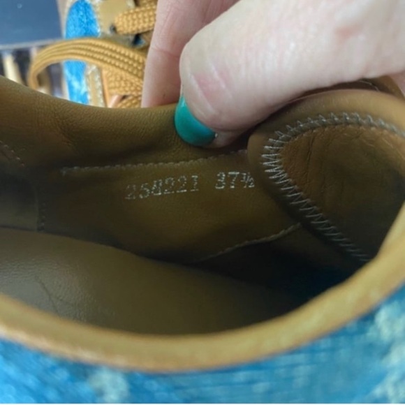 Gucci Tennis Shoes Sneakers - Picture 11 of 12